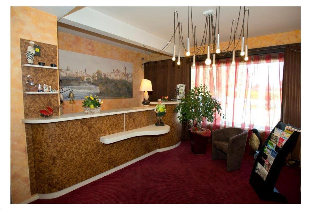 Hôtel Morris Le Pont-de-Beauvoisin Buitenkant foto